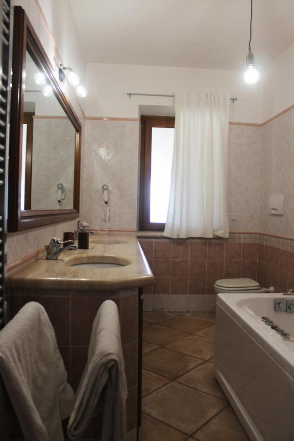 Villa Il Granaio Del Pavone Nepi Esterno foto